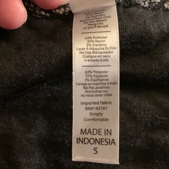 ✨3 for $25✨5 Lularoe Classic T’s Small/Med - Picture 9 of 16